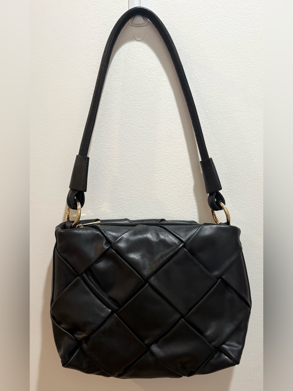 Valentina Fiore Italian Leather Black Woven Shoulder Bag Classic Purse (Read)
